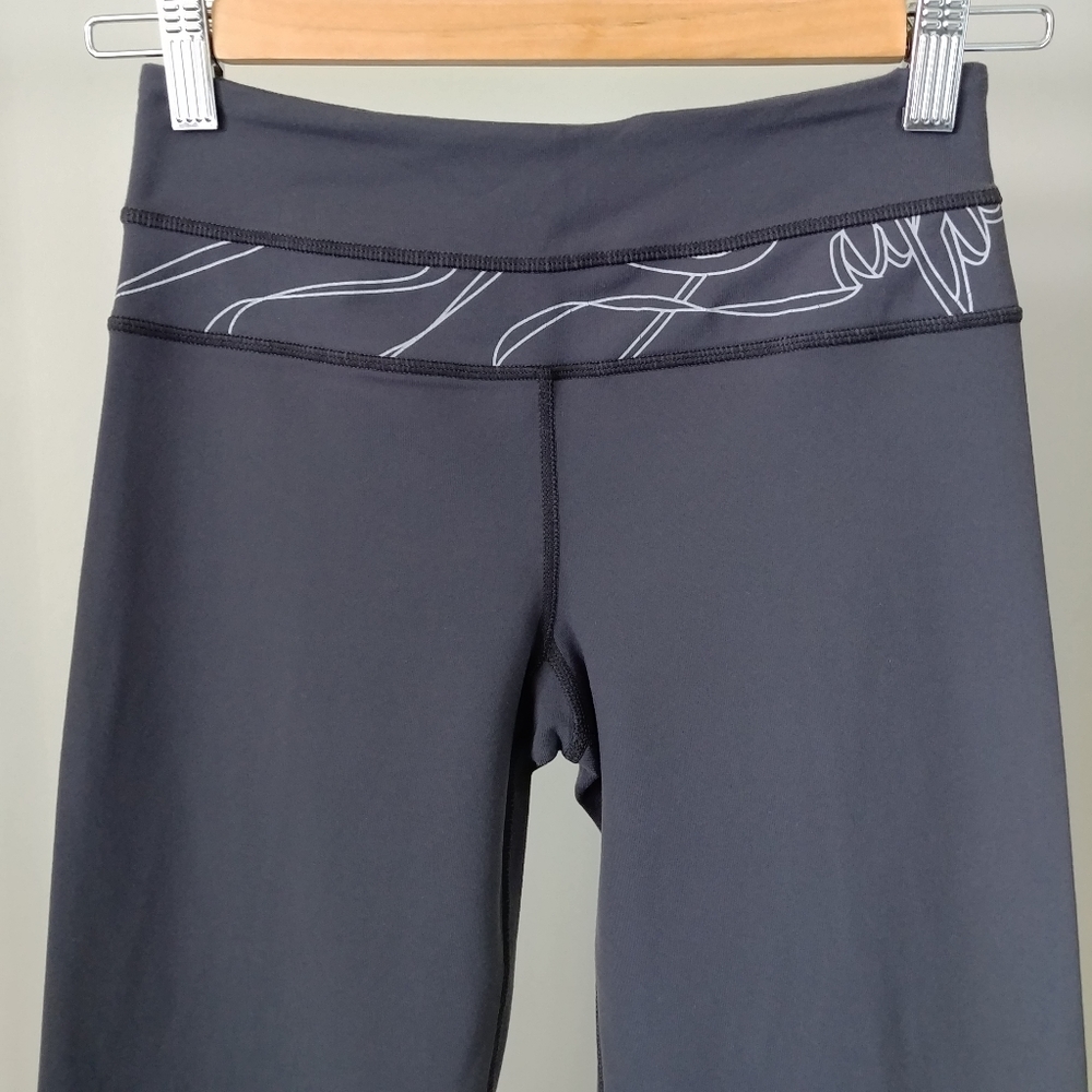 Lululemon Groove Crop Pants Grey Pattern Size 2